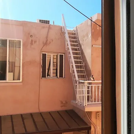 Cozy In Old Town דירה חאניה